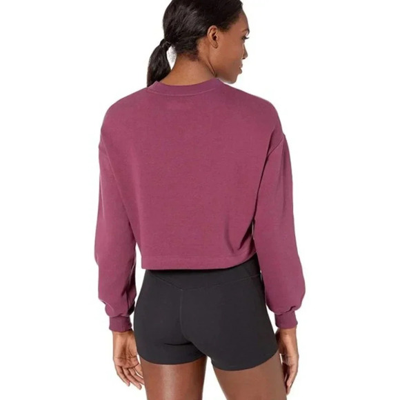 Under Armour Burgundy Purple Black Logo Cropped Crewneck Sweatshirt Top Small - Picture 2 of 8
